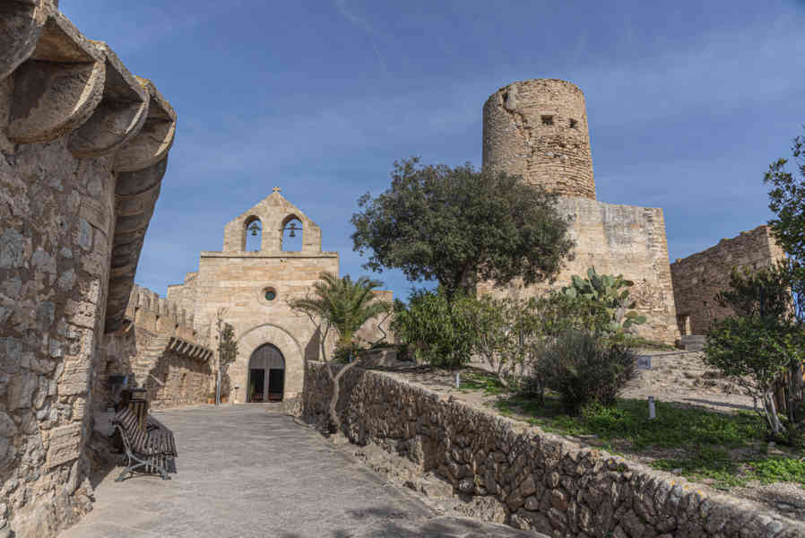 Mallorca - Capdepera 07 - castillo de Capdepera.jpg